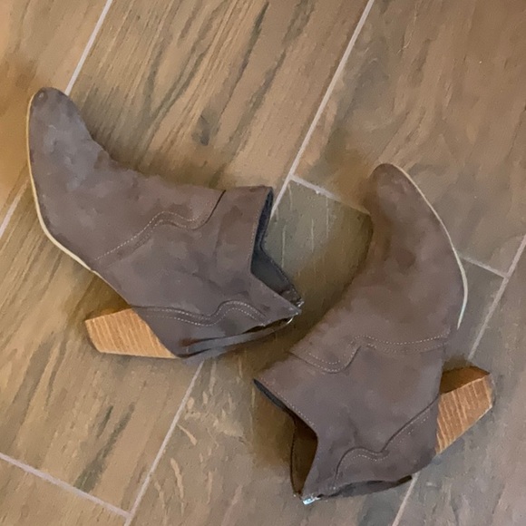 Report Faux Suede Zip Bootie - Picture 5 of 7